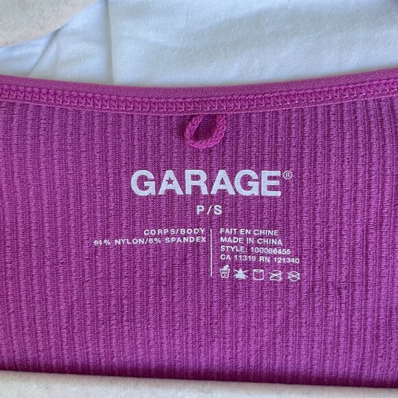 Garage Cropped V-Neck Tee - Picture 3 of 3